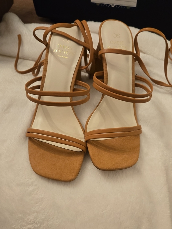 Oasis Society Shoes - Oasis Society SIZE 6 Tan Lace-Up Strappy Heeled Sandals NWT